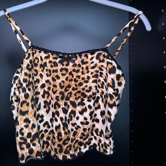 cute brown leopard tank top with lace detailing and bow ribbon detailing - Picture 2 of 5